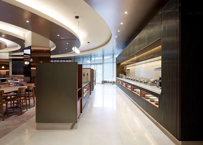 Doubletree By Hilton Montreal